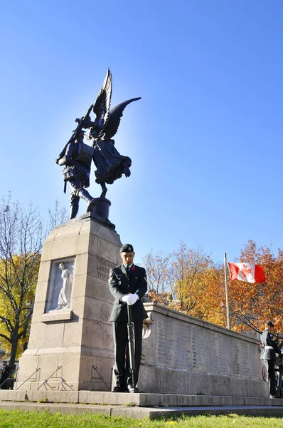 Montreal Canada Novembro Soldados Canadenses Fardados Para Dia Memória Novembro — Fotografia de Stock