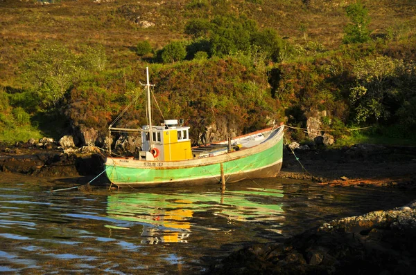 Gammal Fiskebåt Isle Skye Skottland — Stockfoto