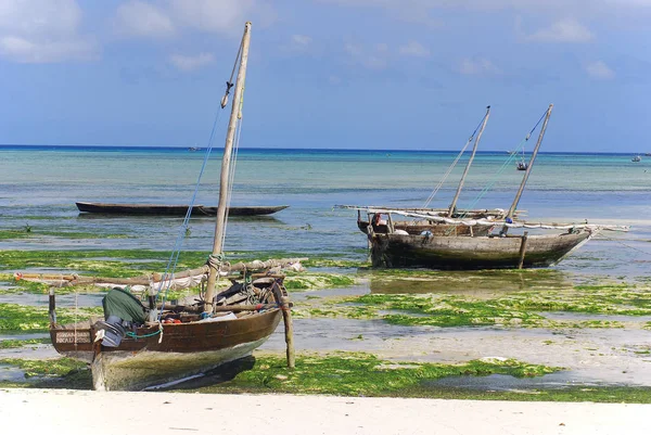 Zanzibar Tanzania Οκτωβριου Fisherman Boat Στο Χωριό Nungwi Στις Οκτωβρίου — Φωτογραφία Αρχείου