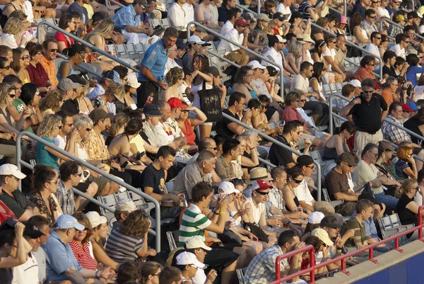 Tłum Widzów Tenis Gry — Zdjęcie stockowe