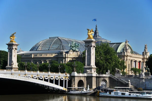 Pont Alexandre Iii Uma Ponte Arco Que Atravessa Sena Ligando — Fotografia de Stock