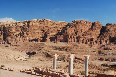 Ürdün 'deki eski terk edilmiş rock şehri Petra. Petra, Dünya 'nın Yedi Harikası' ndan biri..