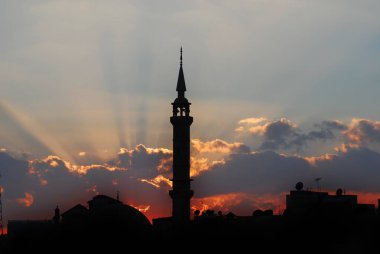 Ürdün, Amman 'da bir caminin silueti