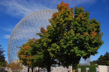 Montreal, Kanada - 25 Ağustos - Biyosfer Montreal 'de çevreye adanmış bir müzedir. Parc Jean-Drapeau 'da, Birleşik Devletler' in eski pavyonunda, 08: 25 Montreal, Kanada