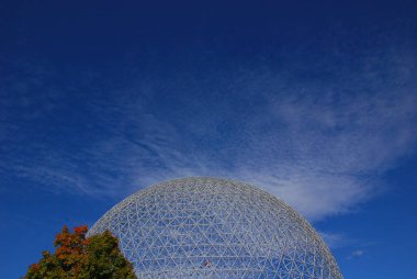 Montreal, Kanada - 25 Ağustos - Biyosfer Montreal 'de çevreye adanmış bir müzedir. Parc Jean-Drapeau 'da, Birleşik Devletler' in eski pavyonunda, 08: 25 Montreal, Kanada