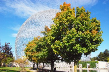 Montreal, Kanada - 25 Ağustos - Biyosfer Montreal 'de çevreye adanmış bir müzedir. Parc Jean-Drapeau 'da, Birleşik Devletler' in eski pavyonunda, 08: 25 Montreal, Kanada