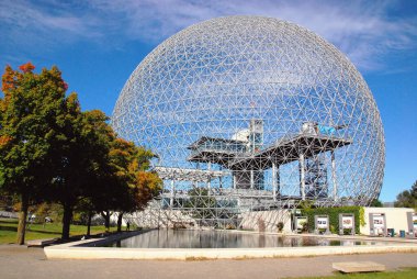 Montreal, Kanada - 25 Ağustos - Biyosfer Montreal 'de çevreye adanmış bir müzedir. Parc Jean-Drapeau 'da, Birleşik Devletler' in eski pavyonunda, 08: 25 Montreal, Kanada