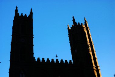 MONTREAL QUEBEC CANADA - 01 08 2017: Notre-Dame Basilica (Fransızca: Basilique Notre-Dame de Montreal), Montreal 'in tarihi bölgesinde yer alan bir bazilika.