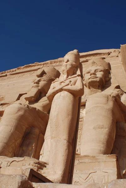 Abu Simbel 2008年11月25日 辛贝尔神庙是埃及南部努比亚阿布 辛贝尔的两座大型岩石寺庙 该建筑群是联合国教科文组织世界遗产 努比亚纪念碑 的一部分 — 图库照片