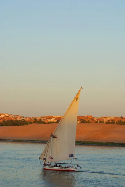 Aswan Egypt Nov Felucca Vitorlák Nílus Folyón Aswan Közelében Egyiptomban — Stock Fotó