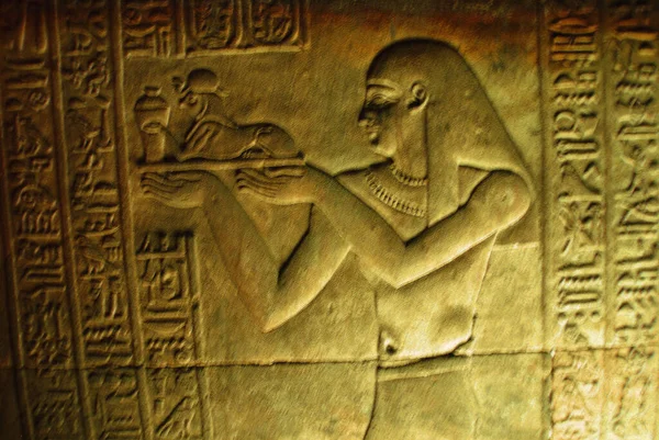 Esculturas Hieroglíficas Nas Paredes Antigo Templo Egípcio Primeiros Hieróglifos Eram — Fotografia de Stock
