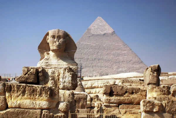 Cairo Egypt 2010年11月22日 吉萨狮身人面像或吉萨狮身人面像是狮身人面像的神话生物 是狮身人面像的石灰石雕像 — 图库照片