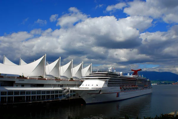 Crucero Puerto Ciudad Moderna — Foto de Stock