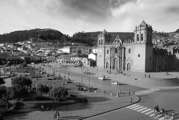 プラザ アルマス Plaza Armas ラテンアメリカの多くの都市にある広場の名称である メキシコではエル ゾカロ Zocalo 中米ではパルケ セントラル — ストック写真