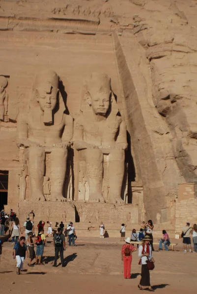 Abu Simbel 2008 Abu Simbel寺院は エジプト南部ヌビアのアブ シンベルにある2つの巨大な岩の寺院です — ストック写真