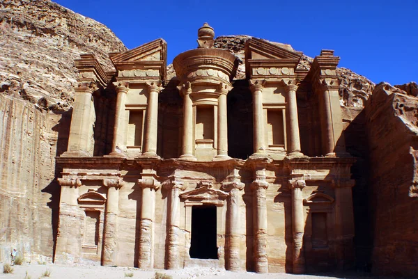 Deir Nebo Deir Klášter Monumentální Budova Vytesaná Skály Starobylém Jordánském — Stock fotografie