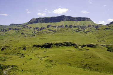 Lesotho, resmi olarak Lesotho Krallığı, Güney Afrika Cumhuriyeti ile çevrili denize kıyısı olmayan bir ülkedir.