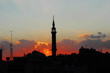 Ürdün, Amman 'da bir caminin silueti