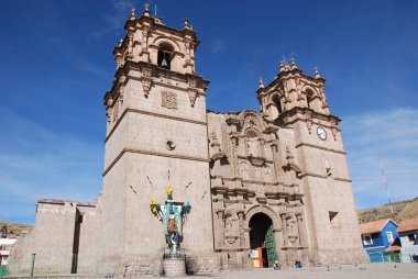 Katedral Basalica San Carlos Borromeo veya Puno Katedrali, Peru 'nun güneydoğusundaki Puno şehrinde yer alan bir Andean Barok katedralidir. Puno Katolik Piskoposluğu 'nun merkezidir..