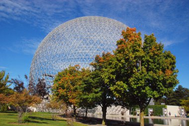 Montreal, Kanada - 25 Ağustos - Biyosfer Montreal 'de çevreye adanmış bir müzedir. Parc Jean-Drapeau 'da, Birleşik Devletler' in eski pavyonunda, 08: 25 Montreal, Kanada