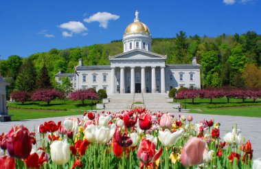 MONTPELIER VERMONT USA - 04 28 2009: Vermont State House, ABD 'nin Vermont eyaletinin başkentidir. Vermont Genel Kurulu 'nun merkezidir.. 
