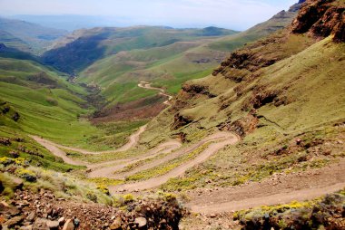 Lesotho, resmi olarak Lesotho Krallığı, Güney Afrika Cumhuriyeti ile çevrili denize kıyısı olmayan bir ülkedir.