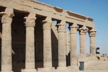 PHILEA TEMPLE, EGYPT - 23 Kasım: Kompleks UNESCO projesi sırasında 23 Kasım 2008 'de Aswan Barajı' nın inşası nedeniyle söküldü ve yakınlardaki Agilkia Adası 'na taşındı.