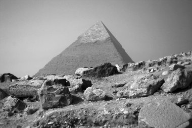 CAIRO EGYPT - 122 10: Büyük Giza Piramidi ya da Khufu Piramidi olarak da bilinen Giza Piramidi, Giza piramidinin en eski ve en büyük piramididir.