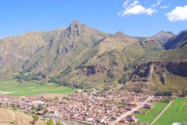 1.285.216 kilometrekarelik bir alanı kaplayan Peru, coğrafi ihtişamı ve üçüncü dünya kültürünün canlılığı nedeniyle keyifli bir tatil gezisi sunuyor..