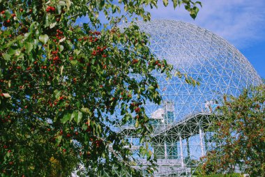 Montreal, Kanada - 25 Ağustos - Biyosfer Montreal 'de çevreye adanmış bir müzedir. Parc Jean-Drapeau 'da, Birleşik Devletler' in eski pavyonunda, 08: 25 Montreal, Kanada