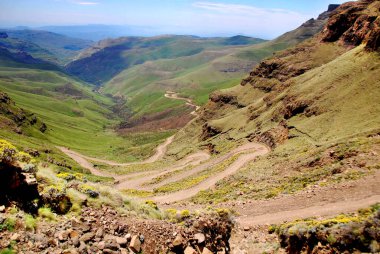 Lesotho, resmi olarak Lesotho Krallığı, Güney Afrika Cumhuriyeti ile çevrili denize kıyısı olmayan bir ülkedir.