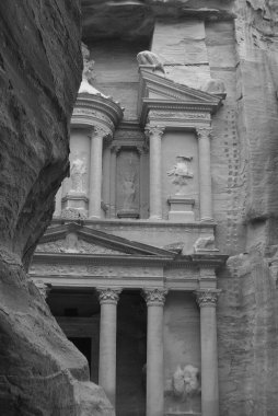 Petra, Ürdün 'ün rock şehri, tapınaklar, mezarlar, tiyatrolar ve diğer binalar. UNESCO dünya mirası bölgesi ve Dünya 'nın Yeni 7 Harikasından biri.