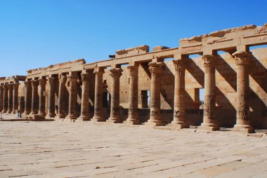 PHILEA TEMPLE, EGYPT - 23 Kasım: Kompleks UNESCO projesi sırasında 23 Kasım 2008 'de Aswan Barajı' nın inşası nedeniyle söküldü ve yakınlardaki Agilkia Adası 'na taşındı.