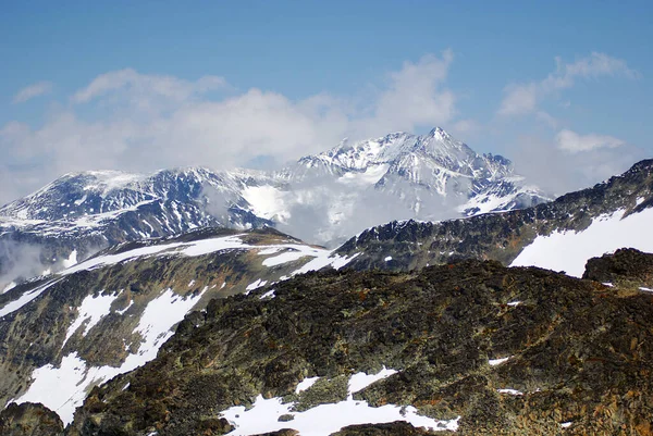 惠斯勒山 Whistler Mountain 是一座位于太平洋海岸山脉菲茨西蒙斯山脉 Fitzsimmons Range Pacific Ranges Coast Mountains — 图库照片