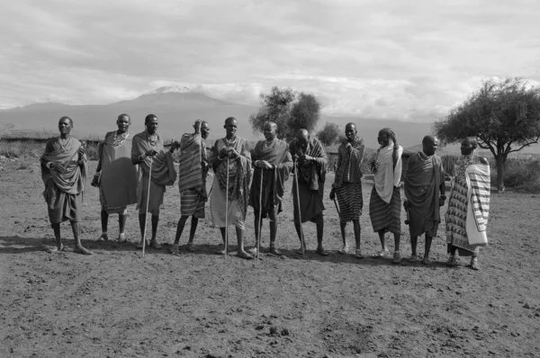 Amboseli Kenya Oct Група Неідентифікованих Африканців Племені Масаї Готується Показу — стокове фото