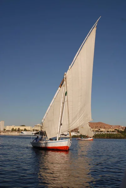 Aswan Egypt Felucca Plachty Řece Nilu Aswan Egypt Feluccas Dnes — Stock fotografie