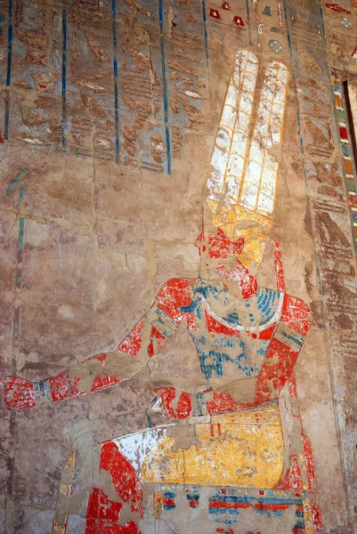 ハトシェプートの霊廟 ハトシェプートのきょうりょうじ エジプトの上流に位置する古代エジプトの霊廟である — ストック写真