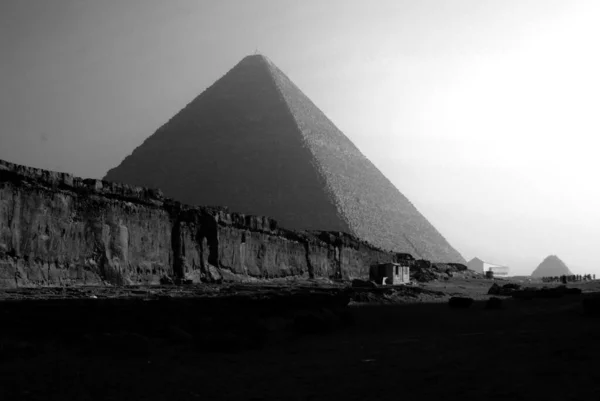 Cairo Egypt 吉萨大金字塔 Great Pyramid Giza 也被称为胡夫金字塔 Pyramid Khufu 或切普金字塔 — 图库照片