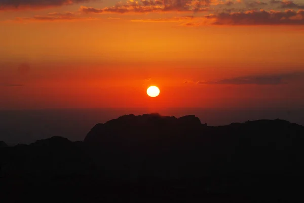 Desierto Puesta Sol Sobre Las Montañas Valle Del Ron Wadi —  Fotos de Stock