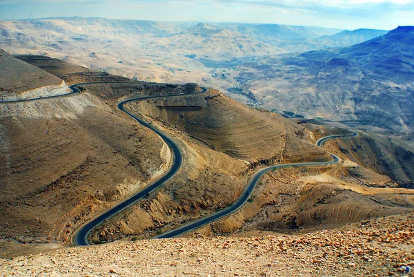Поворотная Автомагистраль Пустынным Ландшафтом Иордании Вади Муджиб Район Дорог Короля — стоковое фото