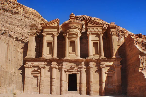 Petra Jordan 2008 Deir Lub Deir Klasztor Monumentalny Budynek Wyrzeźbiony — Zdjęcie stockowe