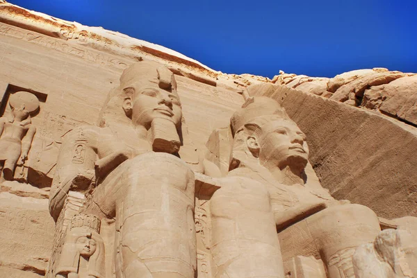 Abu Simbel Templi Sono Due Templi Rocciosi Massicci Vicino Confine — Foto Stock
