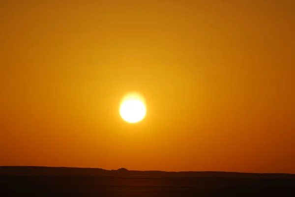 Puesta Sol Naranja Sobre Mar —  Fotos de Stock