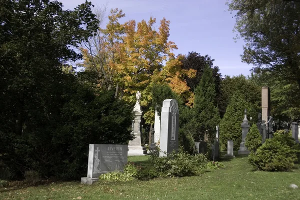 Montreal Canada Octubre 2011 Monumento Cementerio Notre Dame Des Neiges —  Fotos de Stock