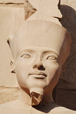 Mısır Kraliçesi Hatshepsut, kadın firavun, Deir-el-Bahri, Mısır 'daki morg tapınağında.