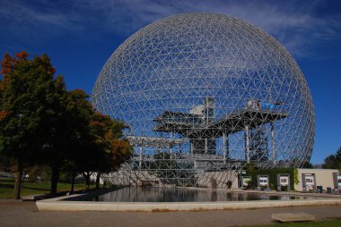 Montreal, Kanada - 25 Ağustos - Biyosfer Montreal 'de çevreye adanmış bir müzedir. Parc Jean-Drapeau 'da, Birleşik Devletler' in eski pavyonunda, 08: 25 Montreal, Kanada