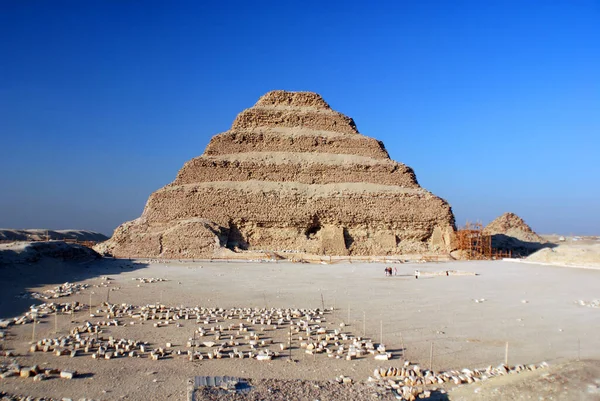 Forntida Steg Pyramid Saqqara Egypten Antalet Turister Som Besöker Egypten — Stockfoto