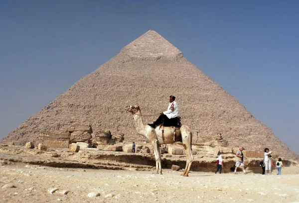 Giza Egito Nov Policiais Turismo Uniformes Patrulham Pirâmides Novembro 2009 — Fotografia de Stock