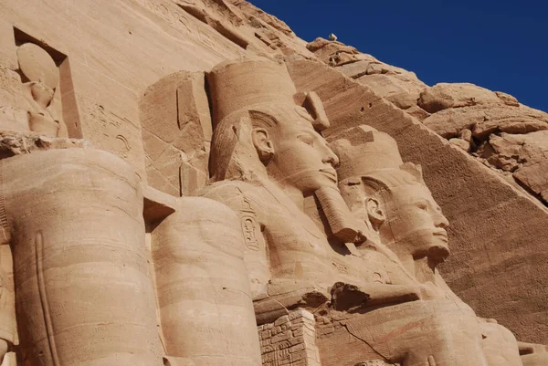 Abu Simbel 2008 Abu Simbel寺院は エジプト南部ヌビアのアブ シンベルにある2つの巨大な岩の寺院です — ストック写真