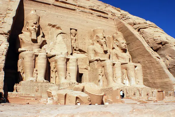 Abu Simbel 2008 Abu Simbel寺院は エジプト南部ヌビアのアブ シンベルにある2つの巨大な岩の寺院です — ストック写真